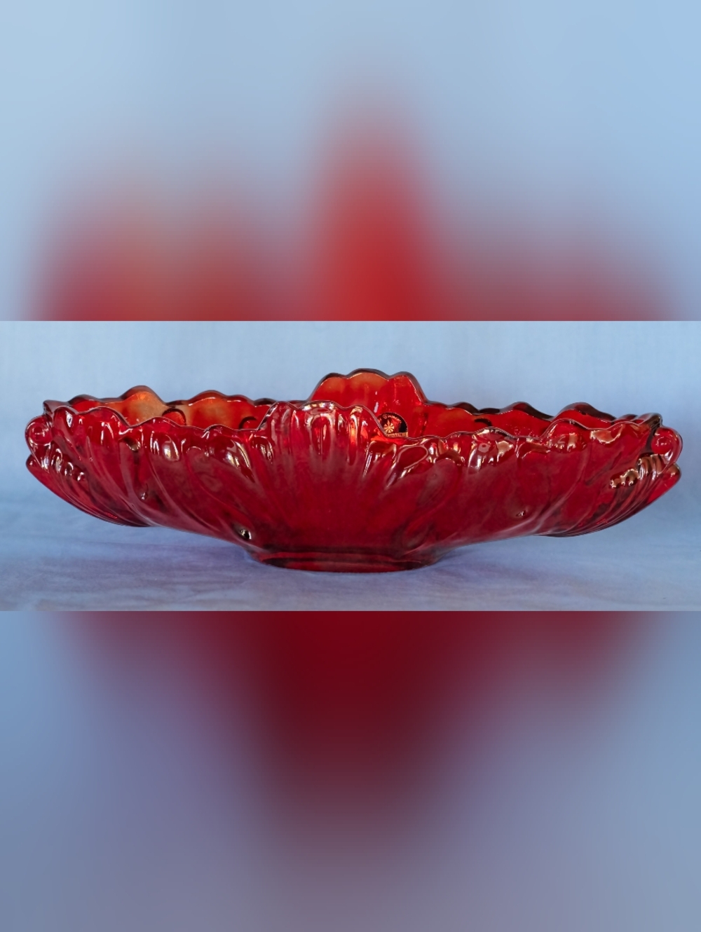 Beautiful Jeannette Fine Glass Red Gondola Bowl